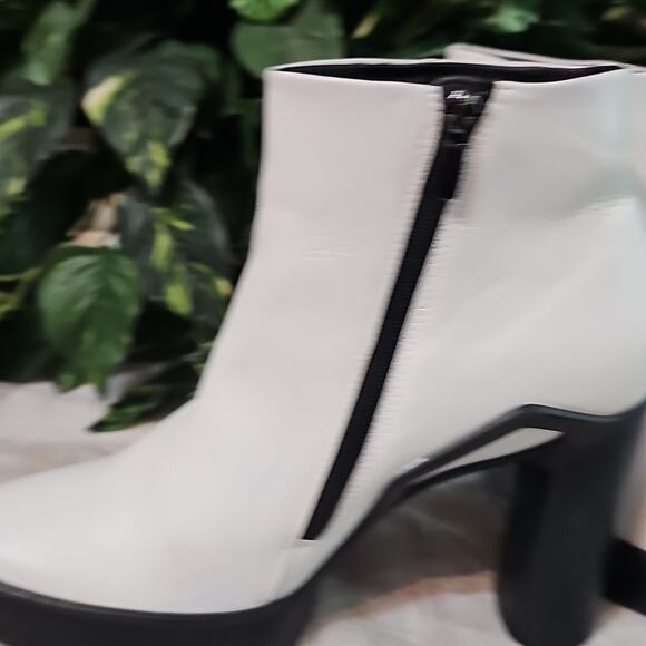 Ecco Runway Inspired Shape Sculpted Motion 75 White Ankle Boots 42 - Picture 7 of 16